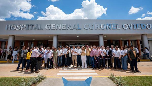 Gobierno inaugura hospital de Coronel Oviedo, el "más tecnológico y moderno del país"