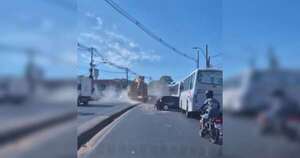 Diario HOY | VIDEO | Grúa pierde los frenos y ocasiona choque múltiple sobre Acceso Sur