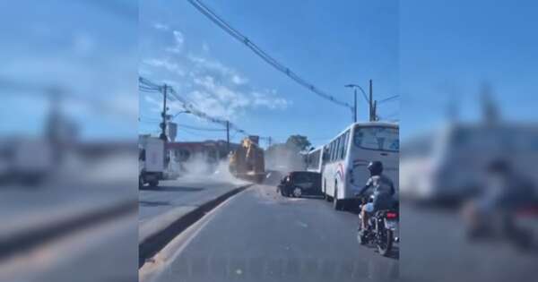 Diario HOY | VIDEO | Grúa pierde los frenos y ocasiona choque múltiple sobre Acceso Sur
