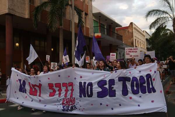 Buscan crear juzgados y tribunales especializados para analizar violencia contra la mujer - Política - ABC Color