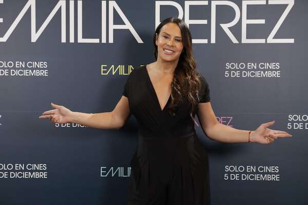 Karla Sofía Gascón asistirá a los Óscar con el respaldo de Netflix, según Variety - Cine y TV - ABC Color