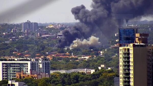 Incendio de gran magnitud consume dos depósitos de prendas - Portal Digital Cáritas Universidad Católica