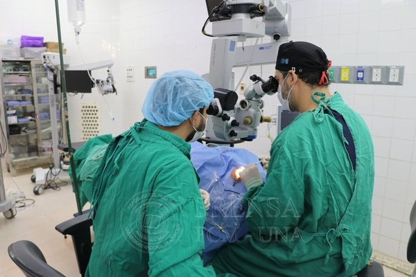 En Clínicas realizan trasplante de córnea a paciente de 61 años - ADN Digital