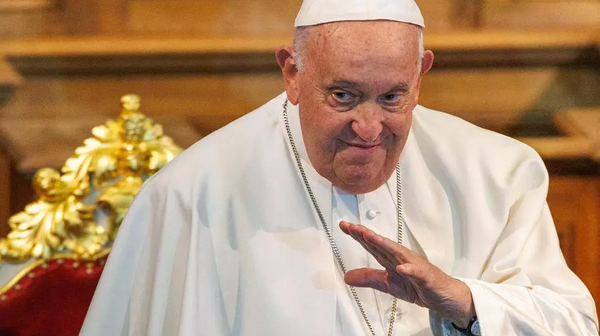 El papa Francisco experimenta una “leve mejoría” y la insuficiencia renal “no es preocupante” - Noticiero Paraguay
