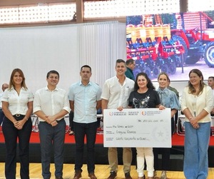 El Gobierno entrego materiales agrícolas a productores de Canindeyú • PARAGUAY TV