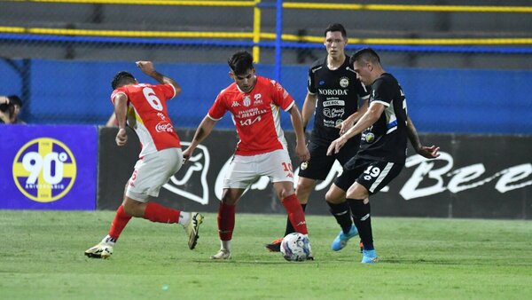 Los arqueros dejan en cero el partido en Trinidad