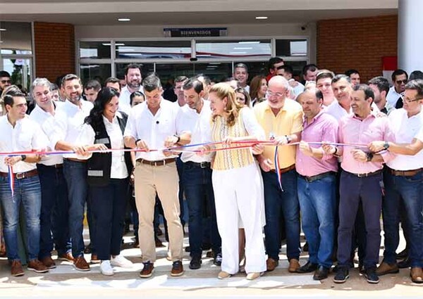 Gobierno inaugura Gran Hospital de Coronel Oviedo, equipado con recursos de Itaipú | DIARIO PRIMERA PLANA