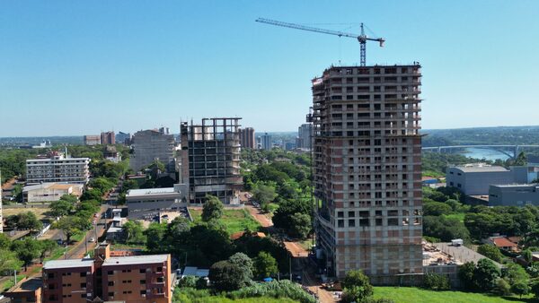CDE se expande hacia arriba: Más de 115 edificios construidos en cinco años - La Clave