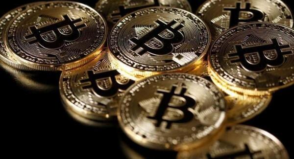 El bitcoin baja 4,66% a 91.776 dólares por unidad