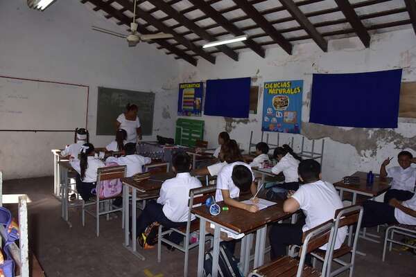 Empezaron las clases entre escombros, sin kits escolares y con críticas a Hambre Cero - Nacionales - ABC Color