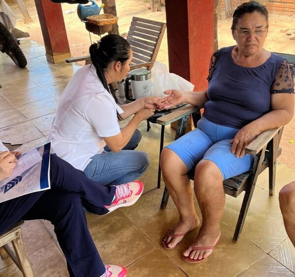 Brigada de Salud realiza visita domiciliaria a pacientes en Concepción - .::Agencia IP::.