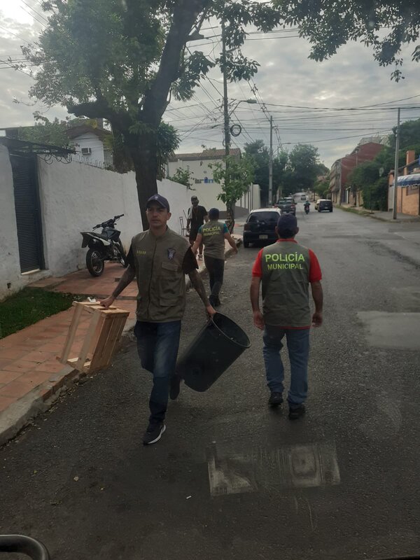 Despeje de estacionamientos y aprehensión de "cuidacoches" en Sajonia - 1000 Noticias