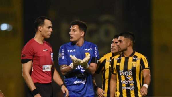 Exigen igualdad de criterio arbitral