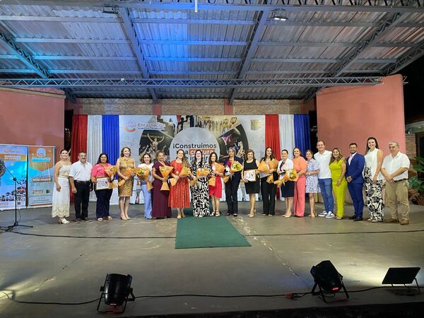 "Mujeres que Inspiran": Municipio encarnaceno rindió homenaje a 12 mujeres