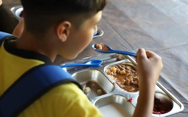 «Hambre Cero» quiere atraer a más niños a las aulas en Alto Paraná, pero no faltan quejas