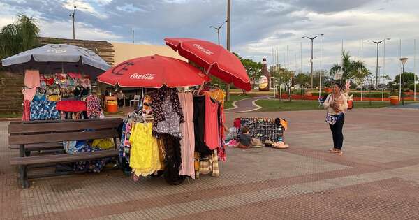 Diario HOY | Vendedores encarnacenos, afectados por el estacionamiento tarifado