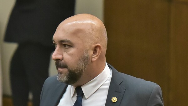 Juez dispone que Orlando Arévalo acceda a copias de los chats de Lalo