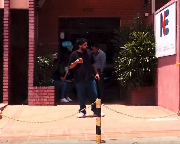 Hijo de “Yamy Nal” fue invitado a postularse y dos días después ya fue contratado - Política - ABC Color