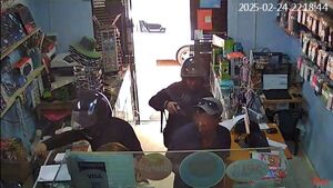 Asalto a mano armada en local de Yby Yaú: delincuentes se llevan dinero y celulares.