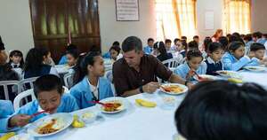 La Nación / Alrededor de 1.000 niños de Yaguarón reciben por primera vez el almuerzo escolar