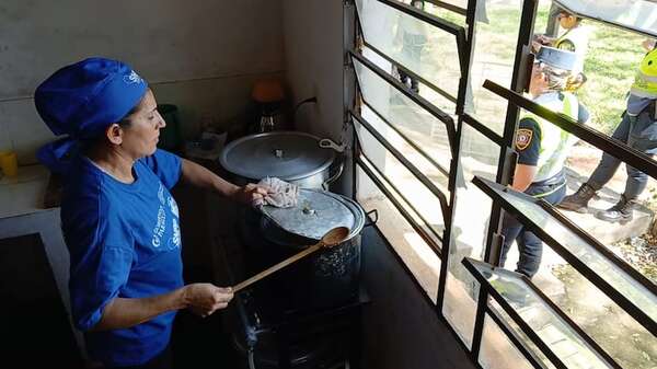 Villarrica: padres de familia exigen que se cambie a las cocineras del programa Hambre Cero - Nacionales - ABC Color