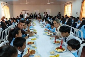 Hambre Cero en Yaguarón: casi mil niños reciben almuerzo escolar por primera vez - ADN Digital