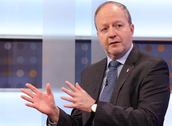 El Ministro de Economía exaltó la colocación de bonos en guaraníes y en dólares