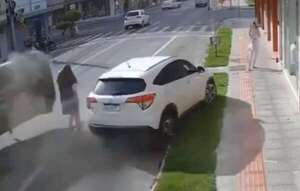 Video: mujer se salva de “milagro” de un accidente en Brasil  - Mundo - ABC Color