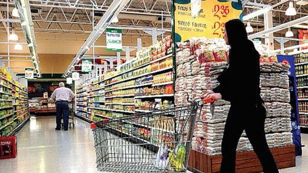 La canasta de consumo interanual subió 1% en diciembre en los súper