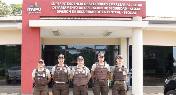 Mujeres guardias demuestran su fortaleza y compromiso en la seguridad de ITAIPU