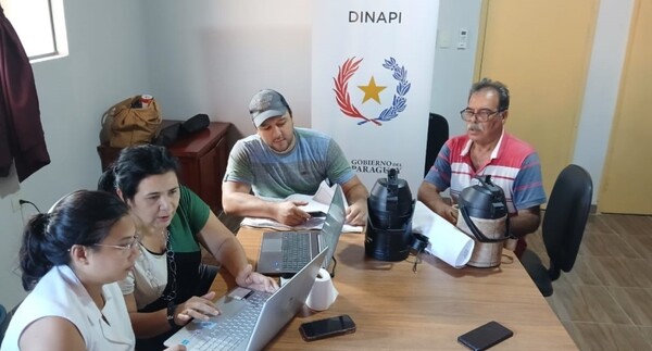 La DINAPI refuerza su soporte técnico a los apicultores del Ñeembucú