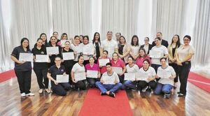 Certifican competencias a 59 trabajadores del sector hotelero en Ciudad del Este