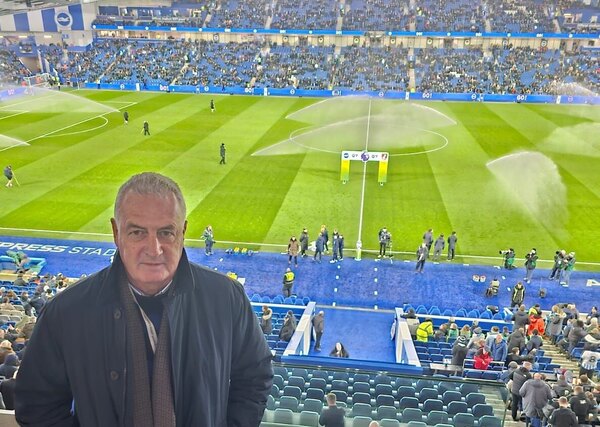 Versus / Partidazo de Diego Gómez bajo la atenta mirada de Gustavo Alfaro