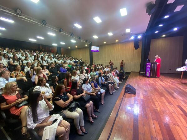 Celebración del Día de la Mujer Paraguaya en el Complejo UNAE