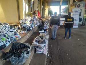 Incautan prendas y calzados sin etiquetado de importación sobre la Ruta PY06