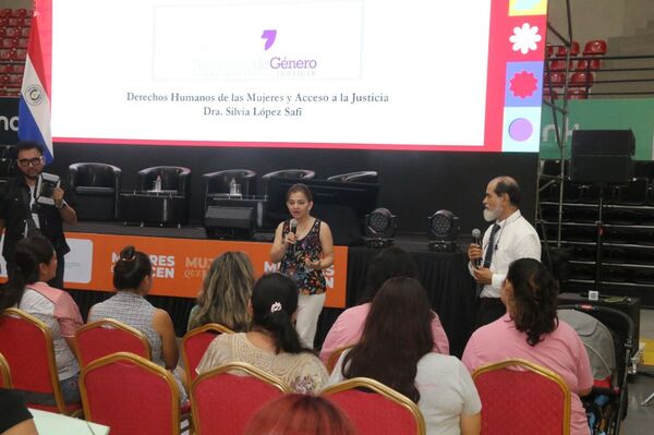 Charla sobre Derechos Humanos de las Mujeres y Acceso a la Justicia
