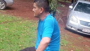 Policía robó a punta de puñal una moto, ahora está detenido