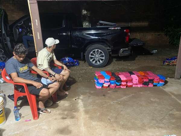 Requieren prisión de dos jóvenes detenidos con 285 kilogramos de cocaína - ABC en el Este - ABC Color