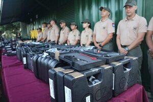 CDE y Caazapá: Dimabel interviene locales ilegales e incauta armas y municiones - La Clave