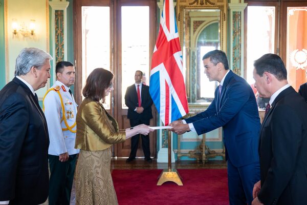 Presidente recibió cartas credenciales de nuevos embajadores - .::Agencia IP::.