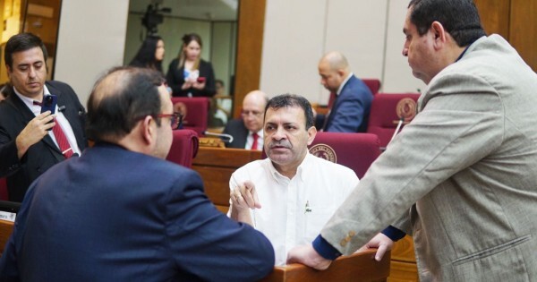 Del Puerto conforma nuevo bloque cartista en Caaguazú y Ovelar pierde fuerza