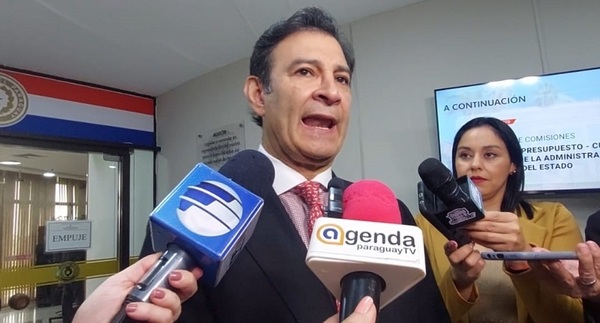 Ovelar presentó proyecto de ley “Letrinas Cero” en las escuelas