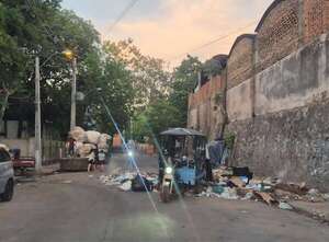Video: usan el Parque Caballero de vertedero de basura y Nenecho no hace nada, denuncian vecinos - Nacionales - ABC Color