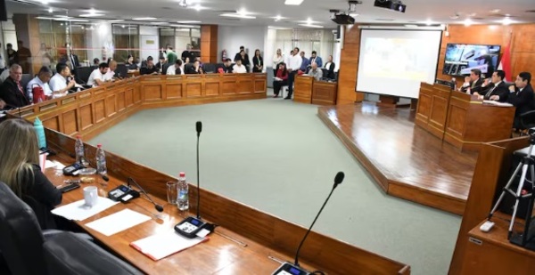 Oscuro manejo: Nenecho desvía G. 18 mil millones de bonos G7