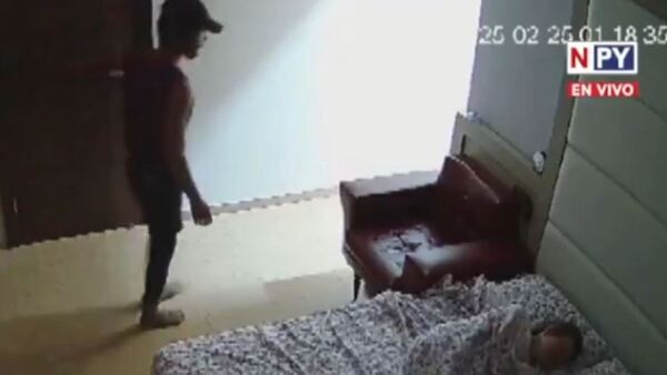 Encarnación: Delincuente se pasea por una casa mientras la dueña dormía