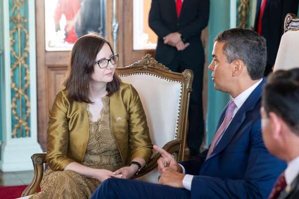 Por primera vez, Reino Unido y Emiratos Árabes acreditan embajadoras en Paraguay - Política - ABC Color