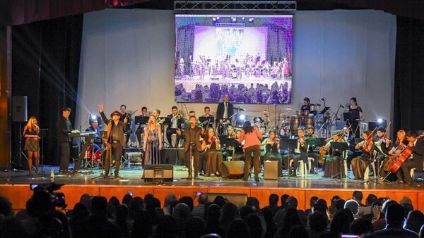 Fernando de la Mora celebra aniversario con música retrospectiva