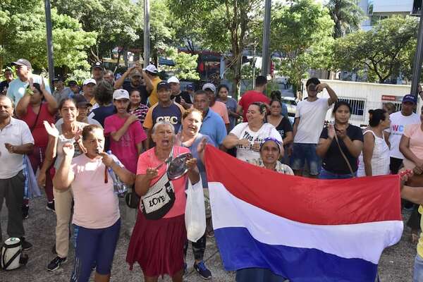 Nenecho no recibió a cuidacoches, que irán hasta las “últimas consecuencias”, dijeron - Nacionales - ABC Color