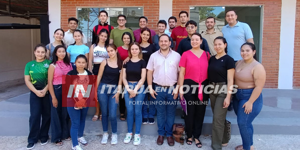 JÓVENES BECADOS VISITAN LA NUEVA RESIDENCIA UNIVERSITARIA DE LA SECCIONAL COLORADA EN ENCARNACIÓN