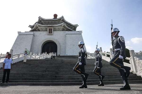 Taiwán pide a China actuar con “racionalidad y moderación” tras maniobras con fuego real - Mundo - ABC Color